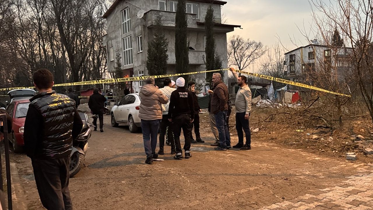 Kocaeli'de Polisi Darbeden 4 Kişi Gözaltına Alındı