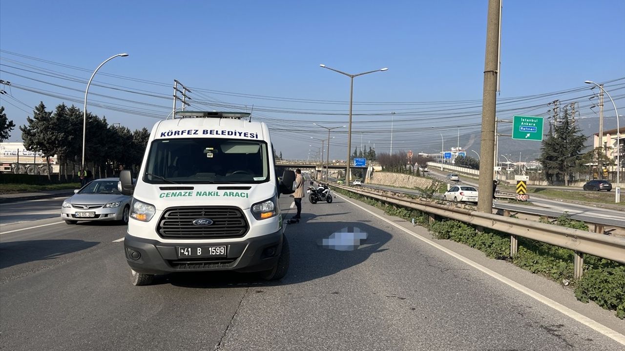 Kocaeli'de Trafik Kazası: Motosiklet Sürücüsü Hayatını Kaybetti