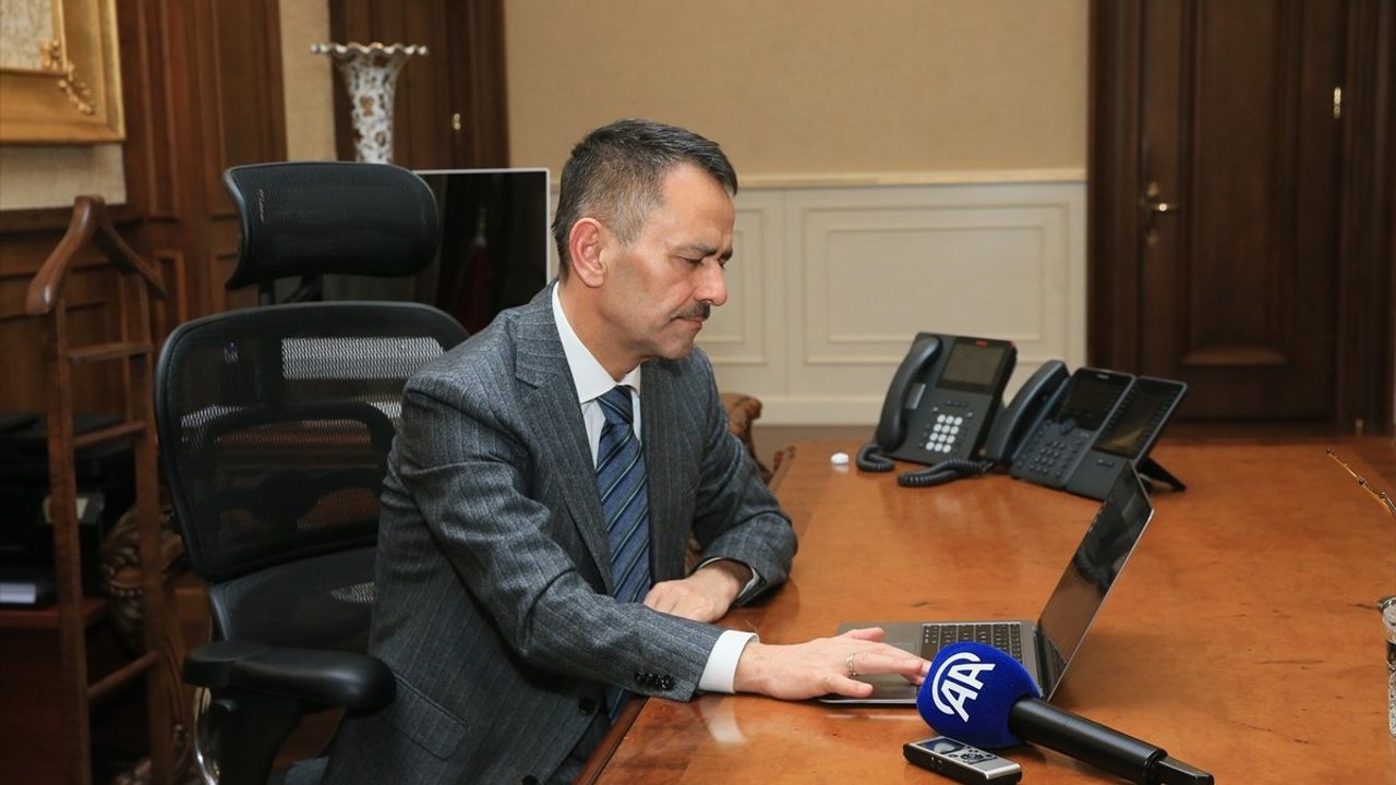 Kocaeli Valisi İlhami Aktaş, 'Yılın Kareleri' Oylamasına Katıldı