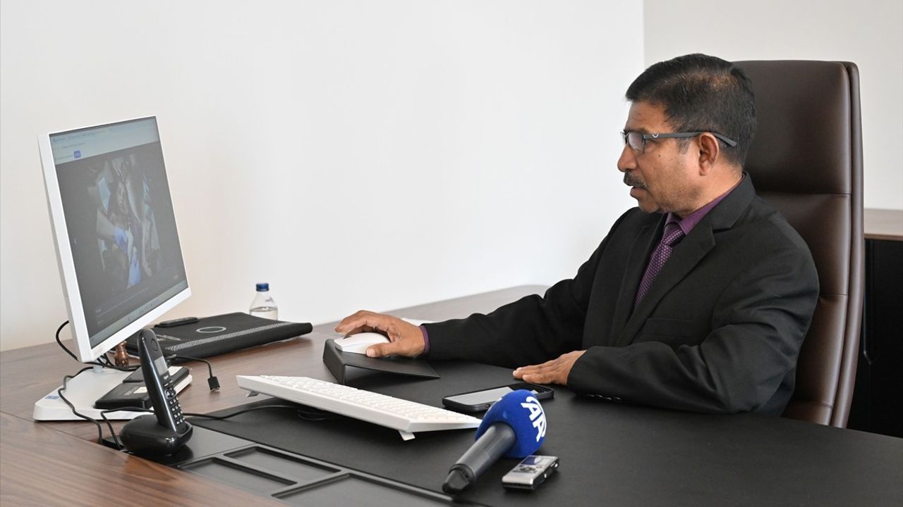 Maldivler'in Büyükelçisi Latheef, Anadolu Ajansı'nın Oylamasında Yer Aldı