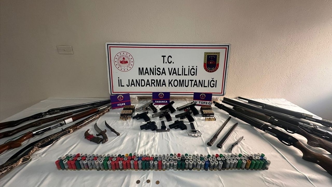 Manisa'da Narkotik Operasyonunda 10 Tutuklama