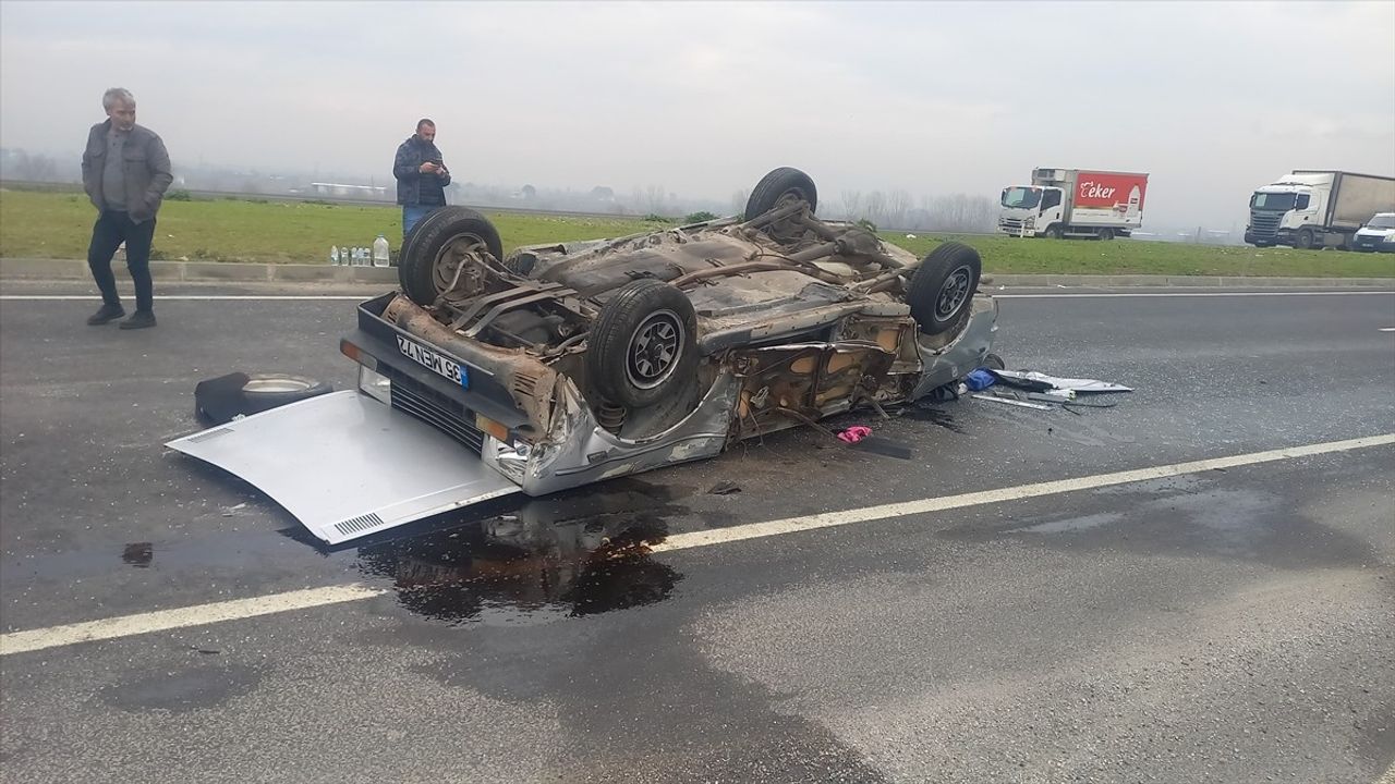 Manisa'da Trafik Kazası: 3 Yaralı
