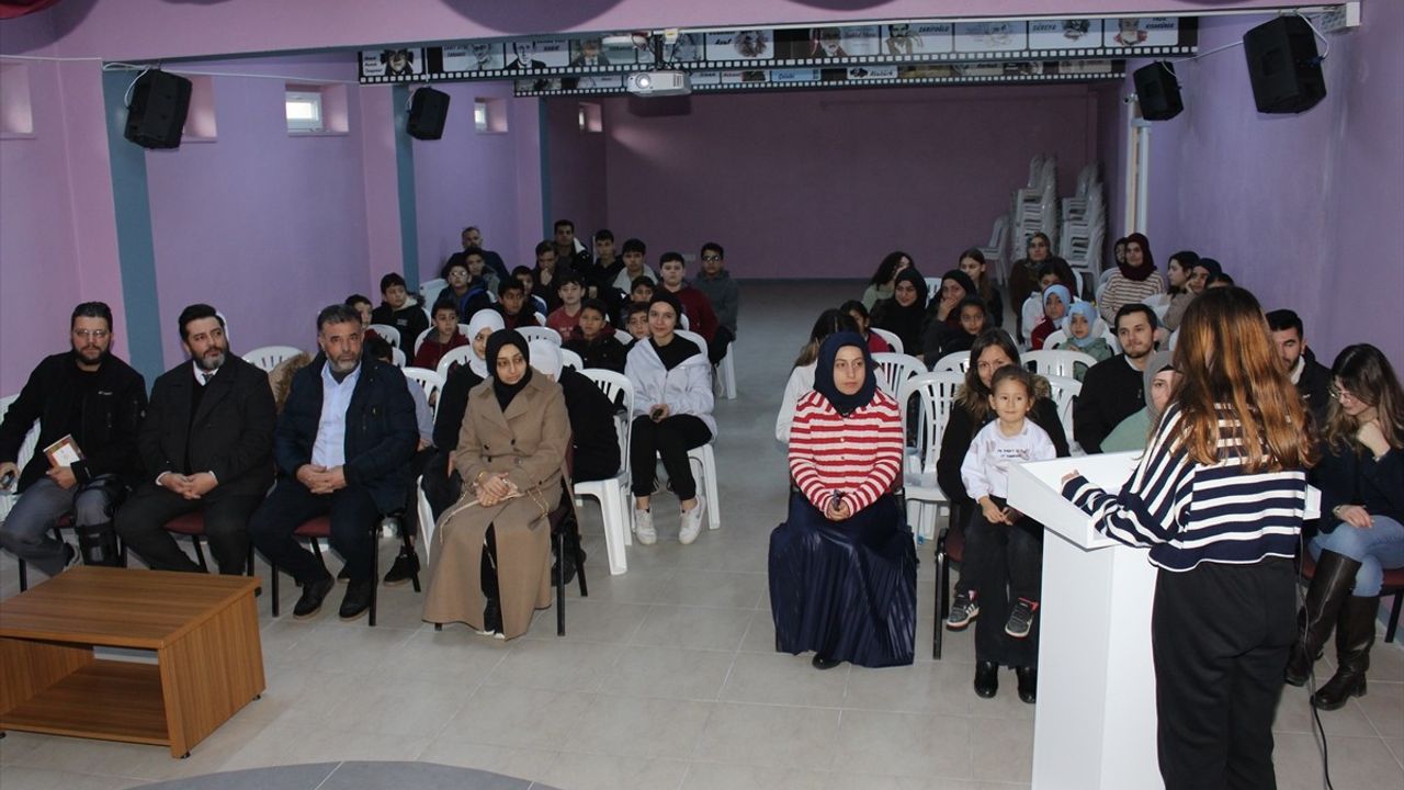 Marmara'da Öğrencilerden Duygu Dolu Veda Klipi