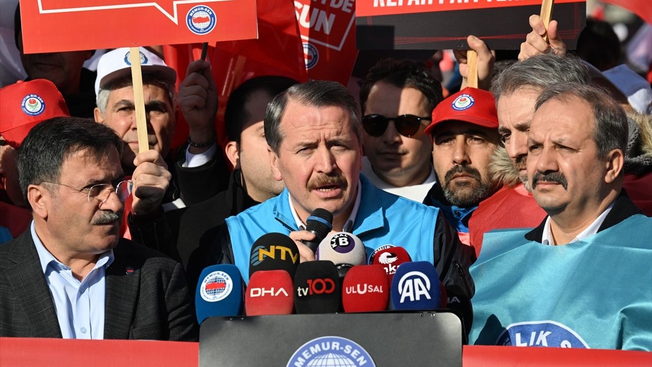 Memur-Sen Kamu Görevlileri İçin Refah Payı Talep Ediyor
