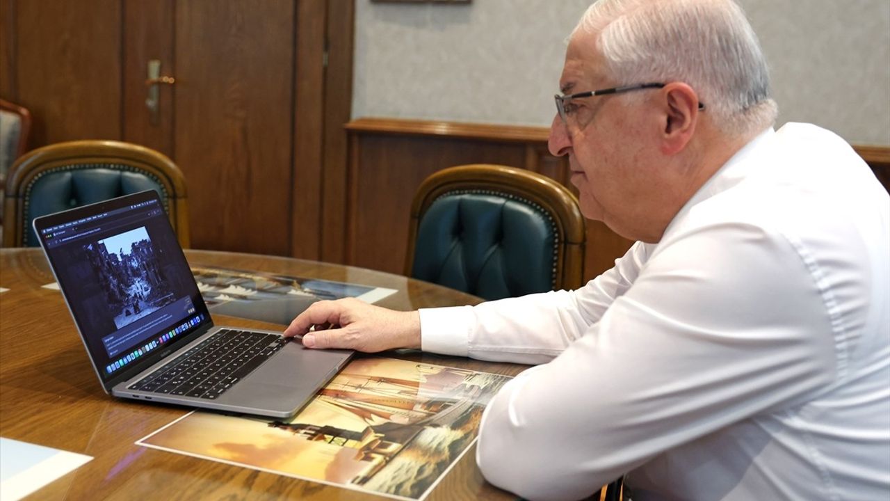Milli Savunma Bakanı Güler, AA'nın Yılın Kareleri Oylamasına Katıldı