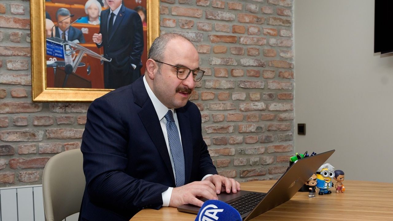 Mustafa Varank, Anadolu Ajansı'nın 'Yılın Kareleri' Oylamasında