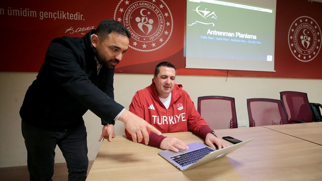 Okçuluk Milli Takımlar Teknik Direktörü Yusuf Göktuğ Ergin, Yılın Kareleri Oylamasında