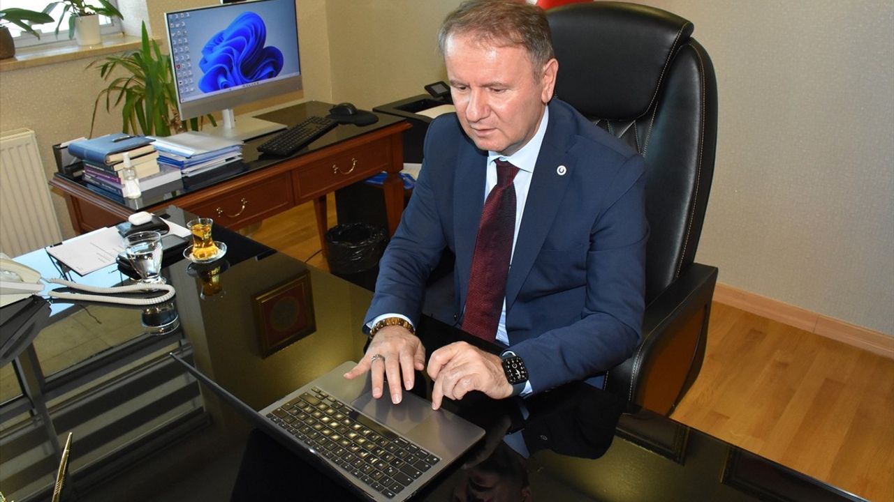 Ordu Üniversitesi Rektöründen Yılın Kareleri Oylamasına Katılım