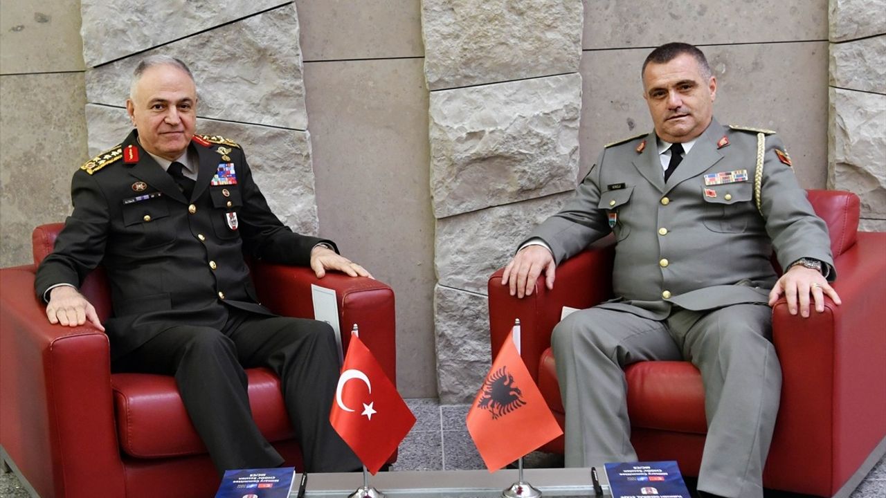Orgeneral Metin Gürak, Belçika'da Genelkurmay Başkanlarıyla Bir Araya Geldi