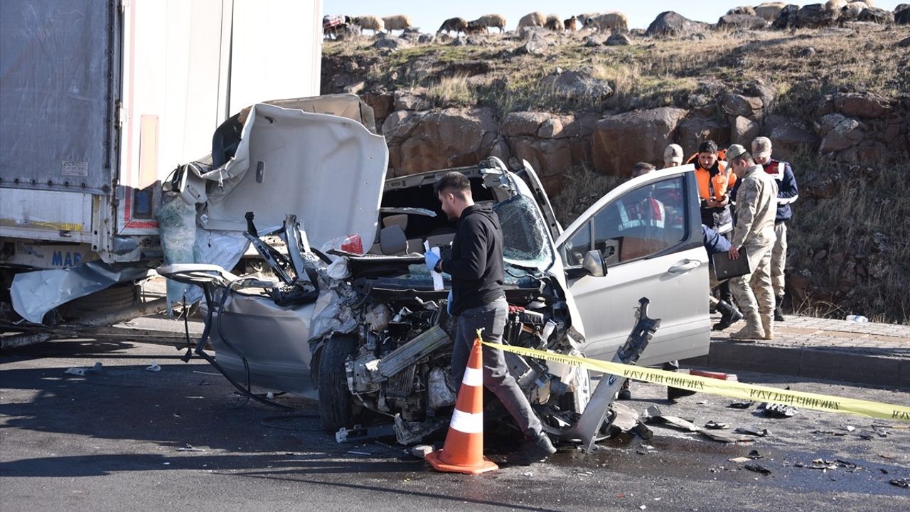 Şanlıurfa'da Trafik Kazası: 1 Ölü, 1 Yaralı