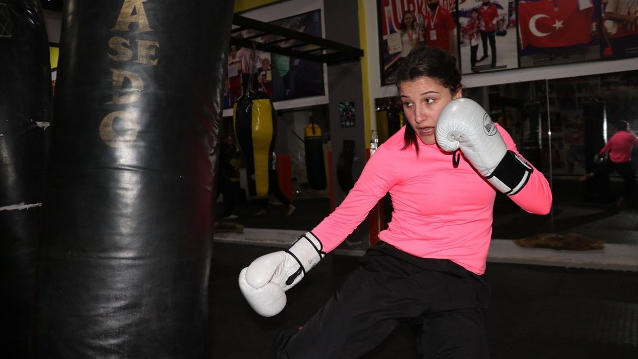 Serap Değirmenci: Wushu'da Dünya Şampiyonluğuna Gidiyor