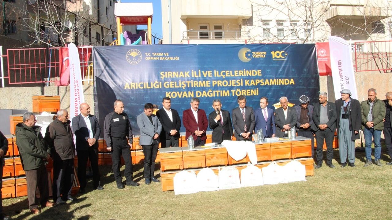 Şırnak'ta Üreticilere Arı Kovanı Desteği