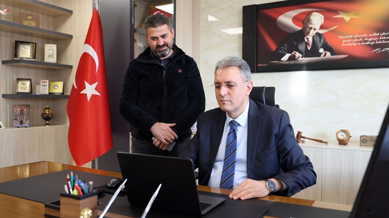 Sivas Başsavcısı Aktaş, Anadolu Ajansı'nın 'Yılın Kareleri' Oylamasında