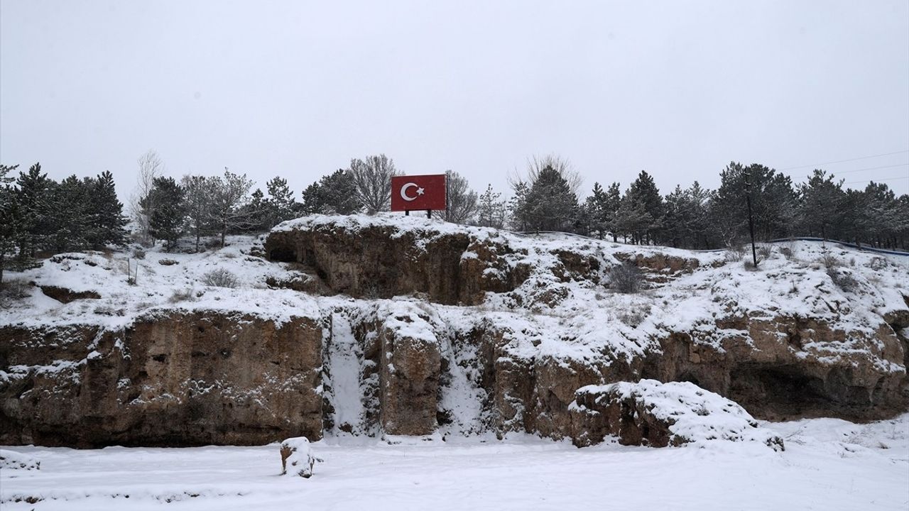 Sivas'ta Kar Yağışı Etkili Olmaya Devam Ediyor