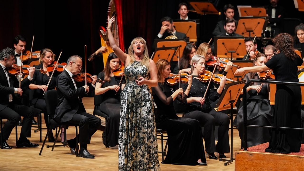 Soprano Sinead Campbell Wallace İstanbul'da Unutulmaz Bir Konser Verdi