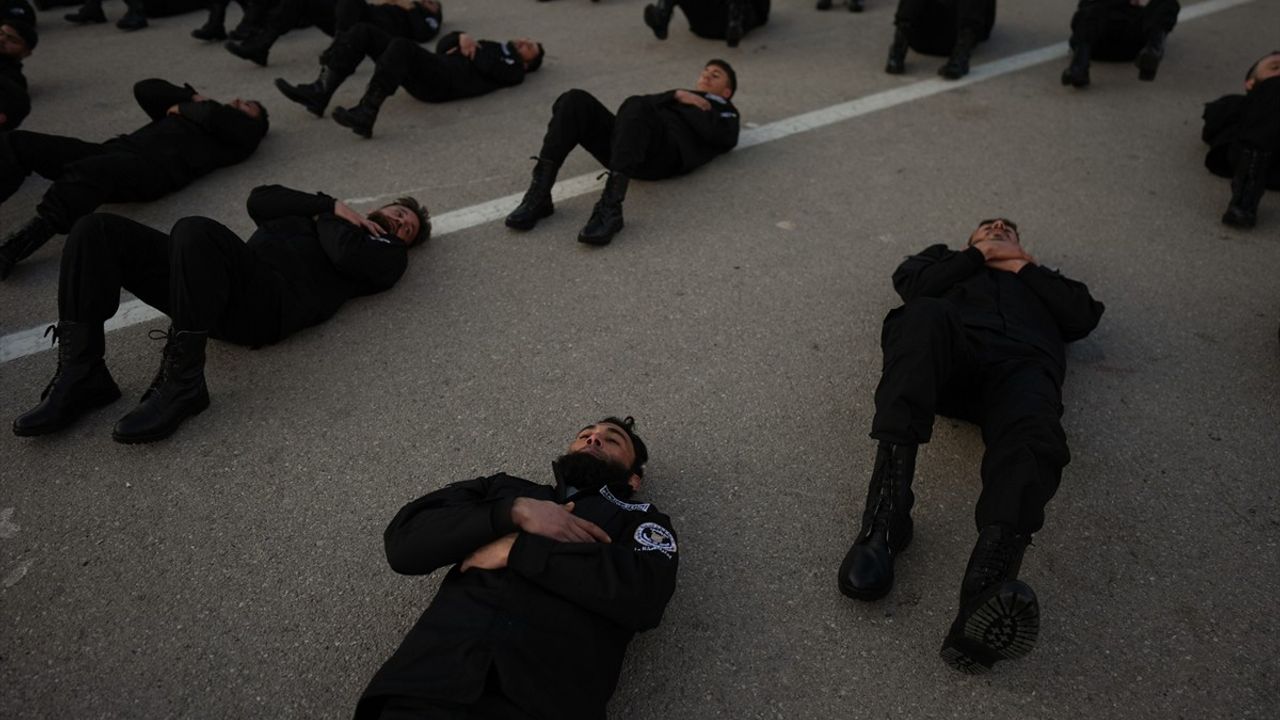 Suriye'de Yeni Güvenlik Güçleri Eğitimine Başladı