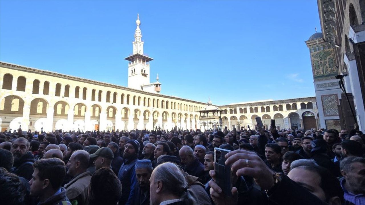 Suriyeli Alim El Rifai İçin Şam'da Cenaze Töreni