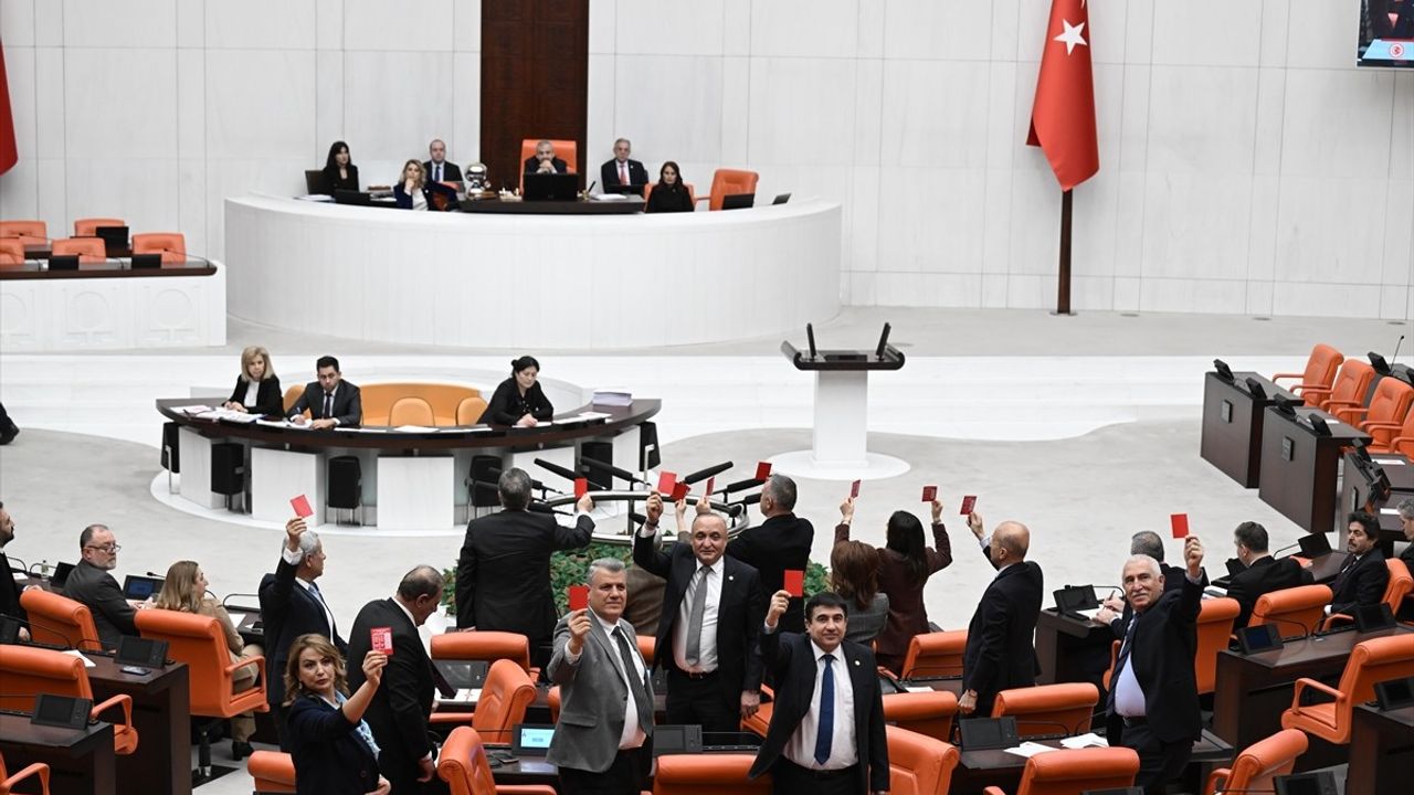 TBMM Genel Kurulu'nda Ek Zam ve Kadın Çalışanlara Yönelik İyileştirmeler Konuşuldu