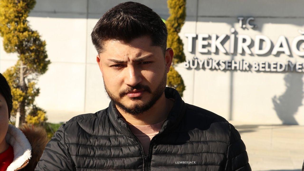 Tekirdağ'da İşten Çıkarılan İşçilerden Alkışlı Protesto
