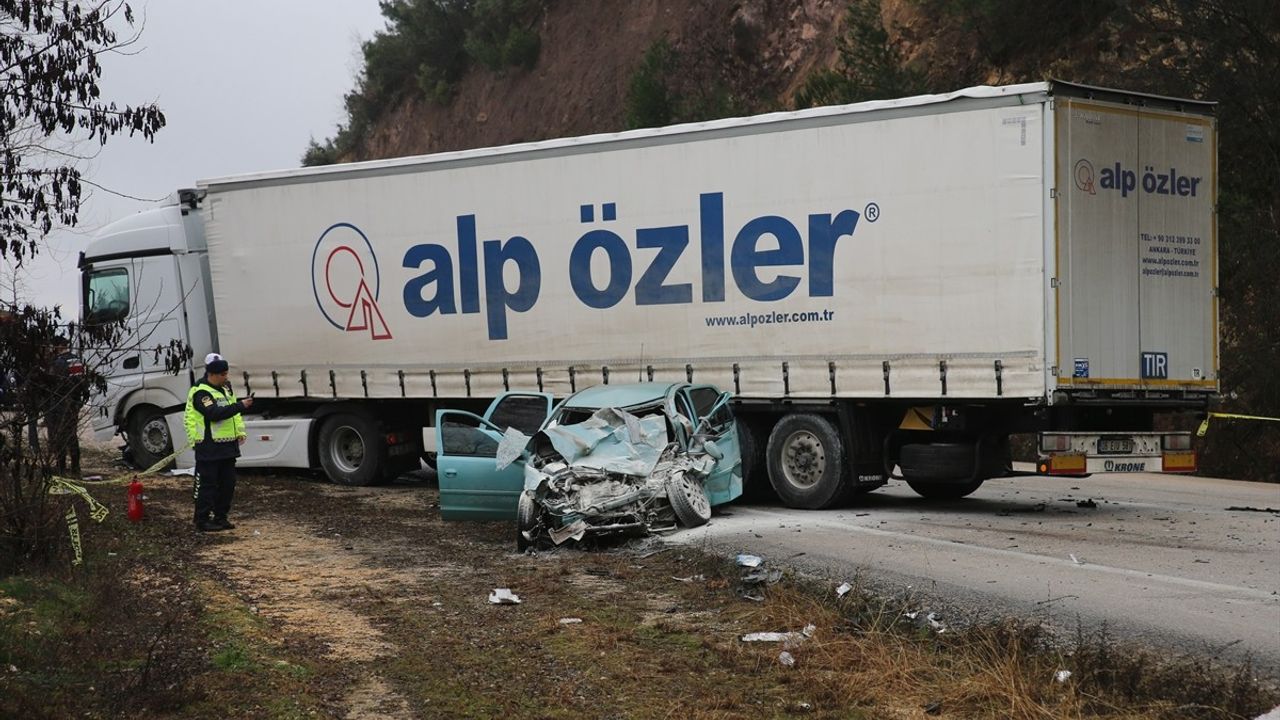 Tokat'ta Tır ve Otomobil Çarpıştı: İki Kayıp, Bir Yaralı