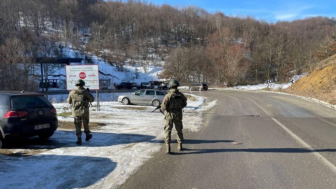 Türk Askeri Kosova’da Sırbistan Sınırında Devriye Faaliyetlerine Devam Ediyor