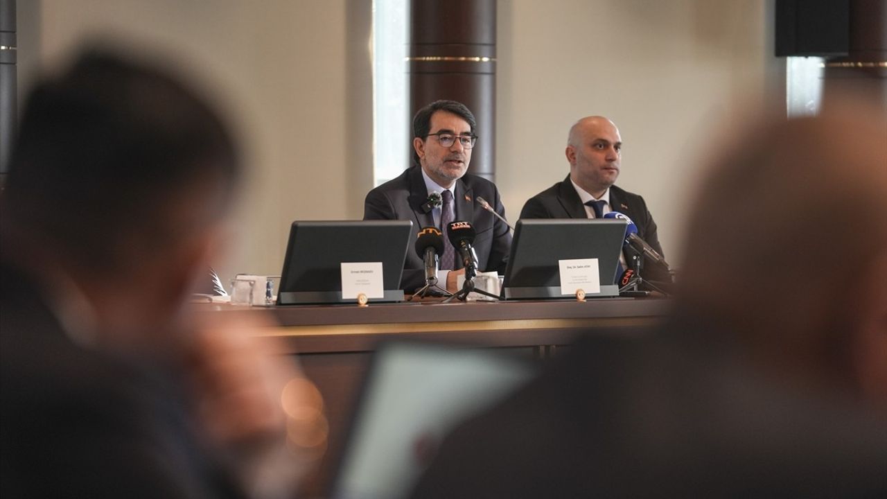 Türk Dünyası İnsan Kaynakları Geliştirme Enstitüsü- Türkiye'de İlk Faaliyetini Gerçekleştirdi