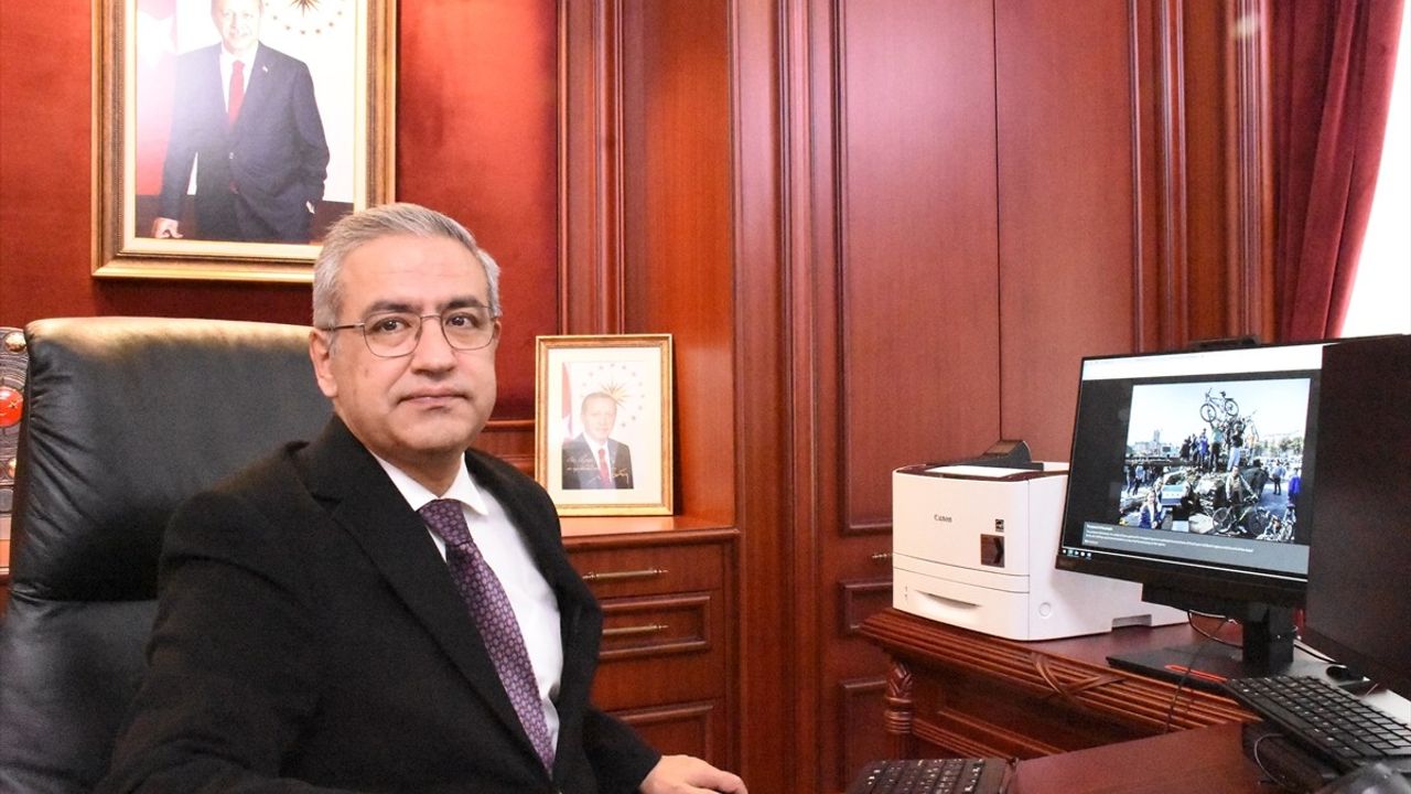 Türkiye'nin Taşkent Büyükelçisi Olgan Bekar 'Yılın Kareleri' Oylamasında