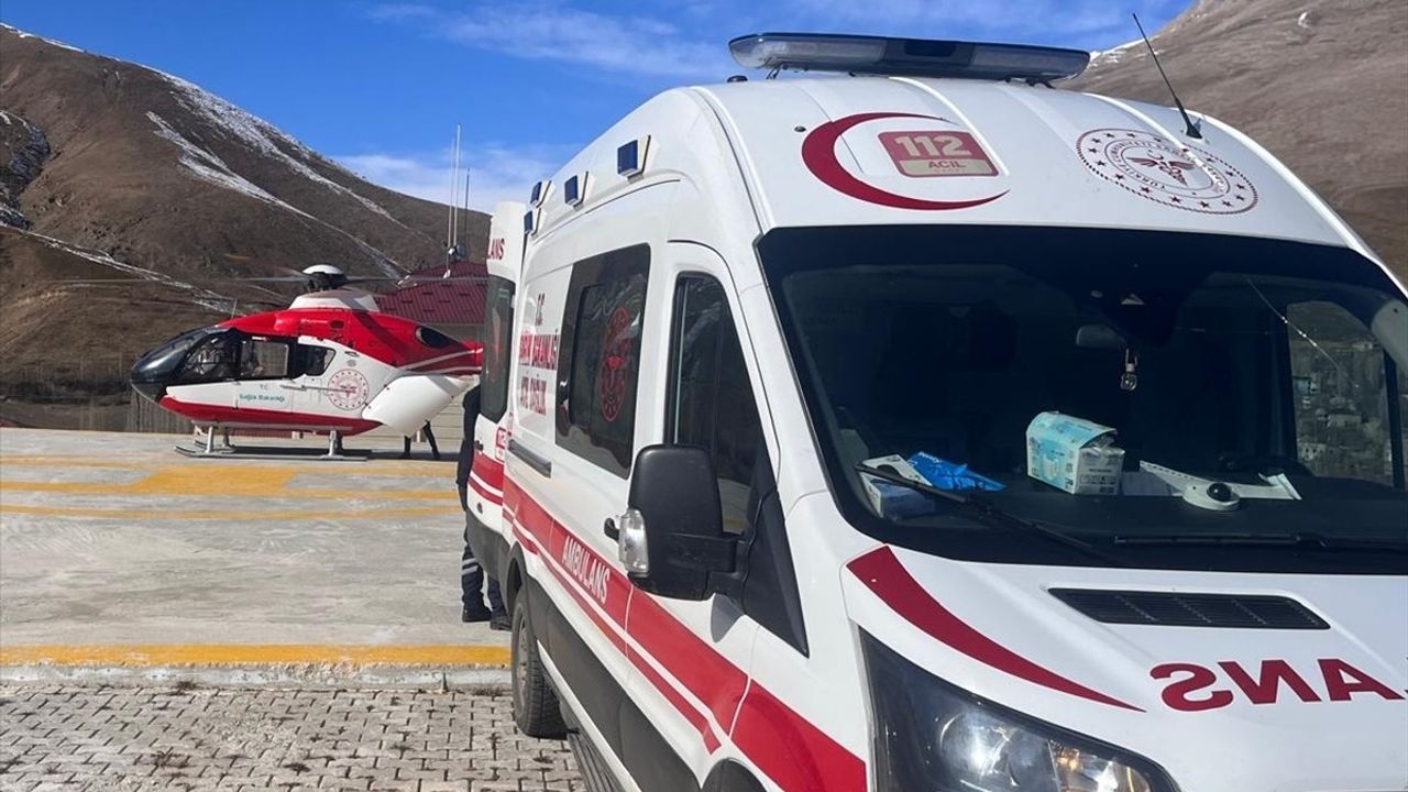 Van'da Ambulans Helikopter ile Acil Sevk