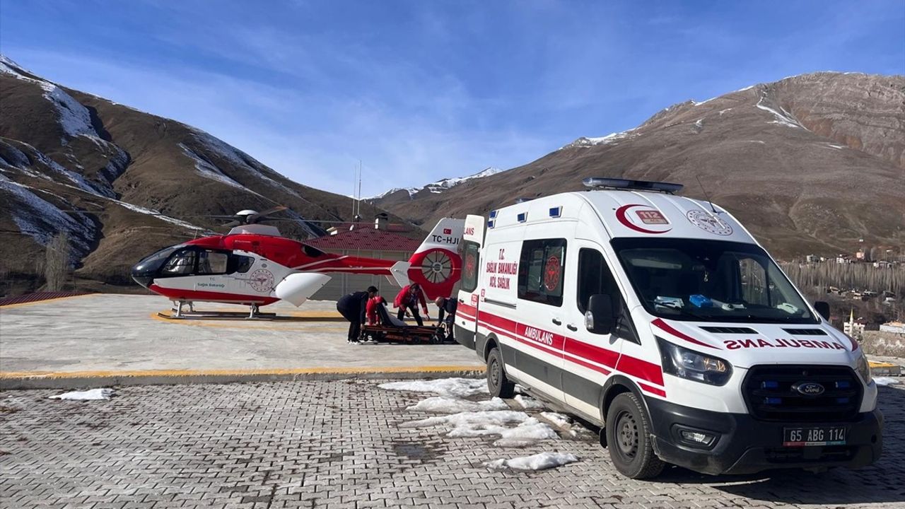 Van'da Ambulans Helikopter ile Hamile Kadınların Kurtarılması