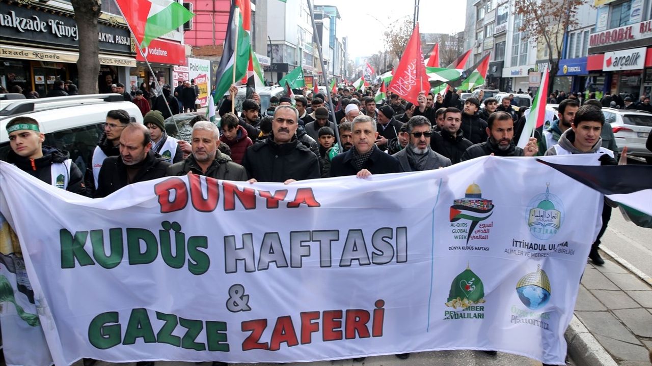 Van'da Dünya Kudüs Haftası İçin Yürüyüş Düzenlendi