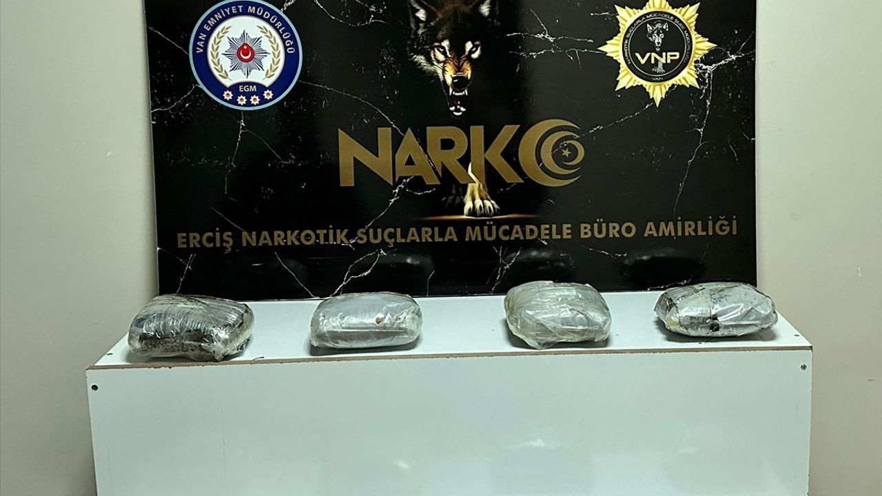 Van'da Uyuşturucu Operasyonu: 8 Kilo 750 Gram Esrar Ele Geçirildi