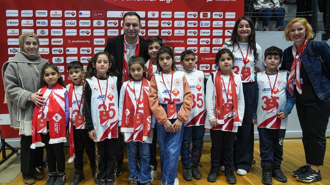 Voleybol Fileleri ile Hayallerini Peşinde Koşuyorlar