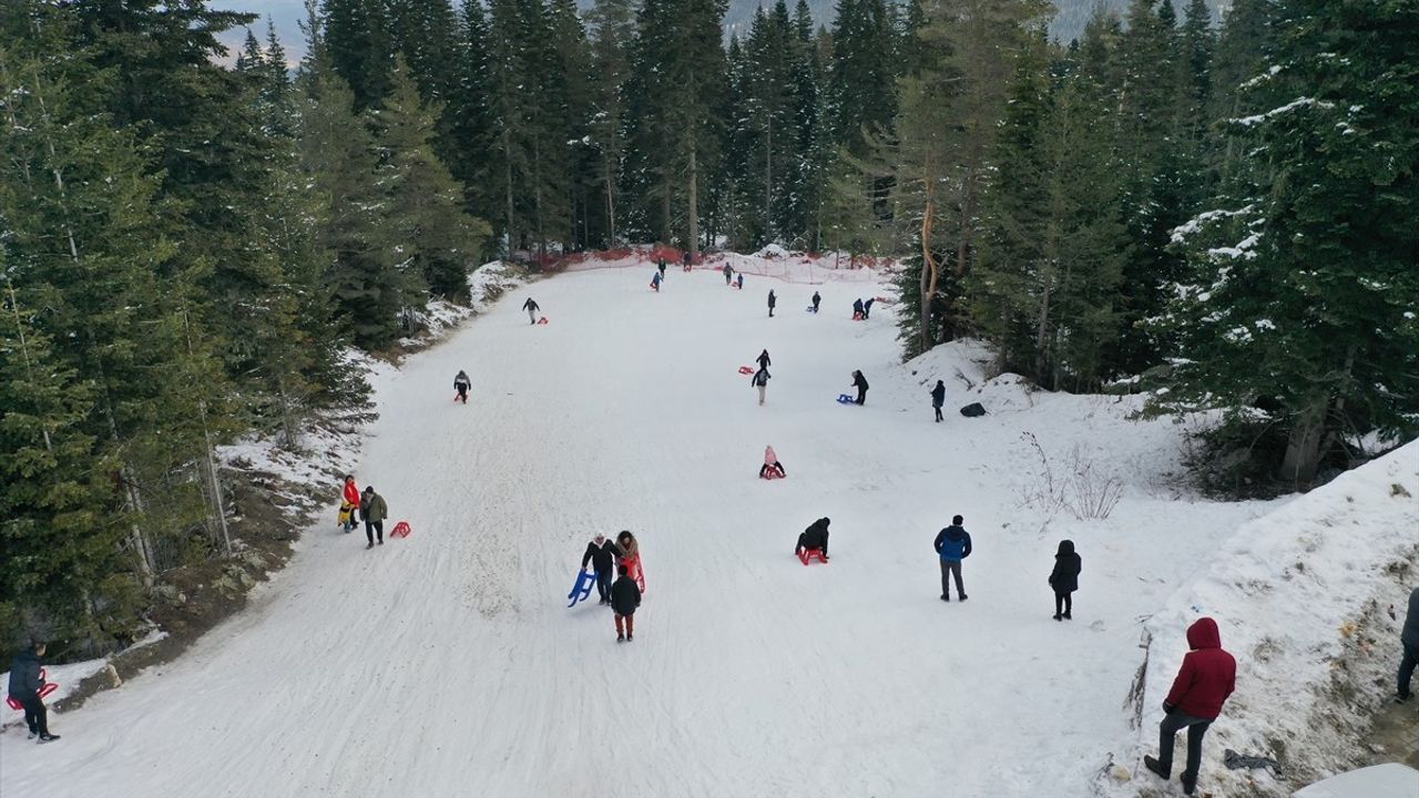 Yurduntepe Kayak Merkezi'nde Yarıyıl Tatili Coşkusu