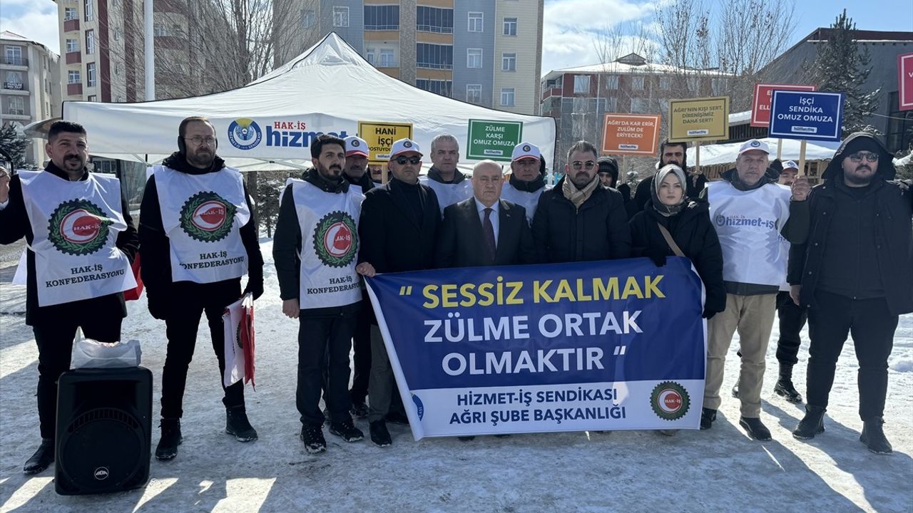 Ağrı Belediyesi'nde İşten Çıkarılan İşçiler Nöbet Başlattı
