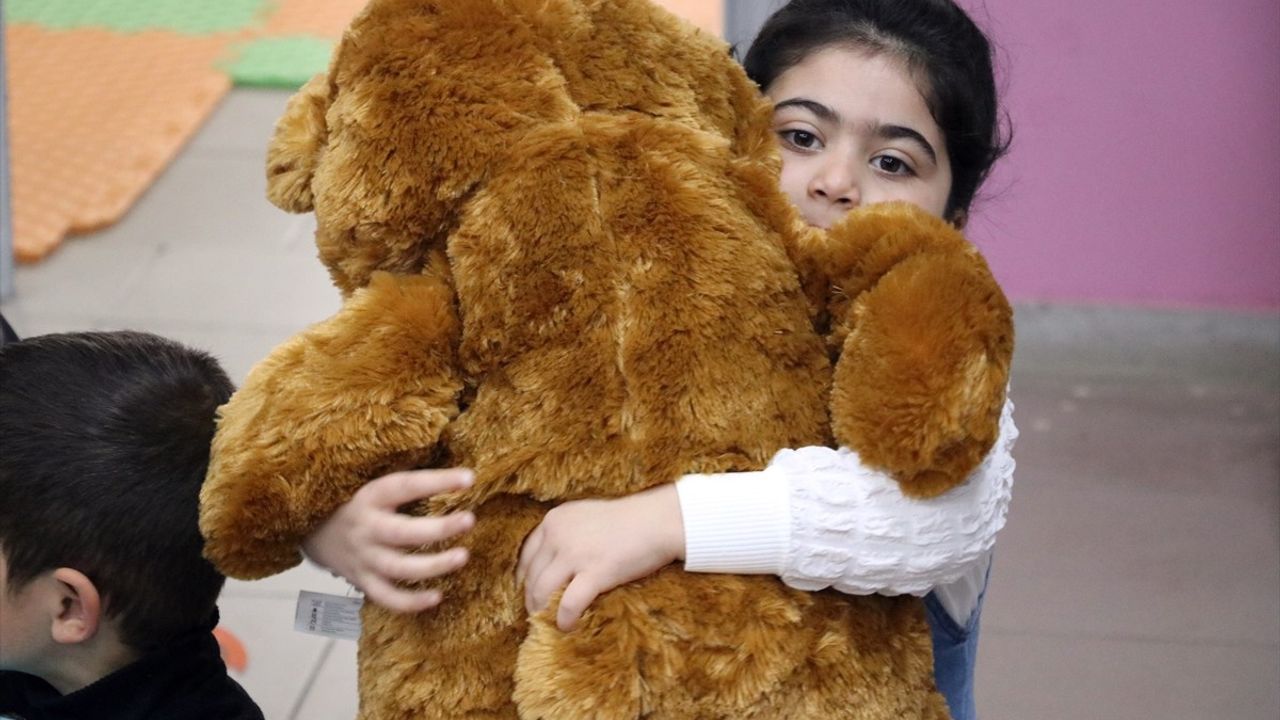 Ağrı'da Öğrencilere Mutluluk Getiren Proje: 'Mutluluk Harekatı'