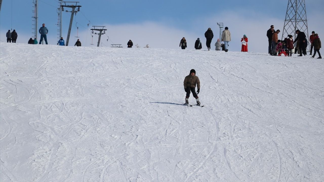 Ağrı'daki Küpkıran Kayak Merkezi Kayak Sezonunu Yeniden Açtı