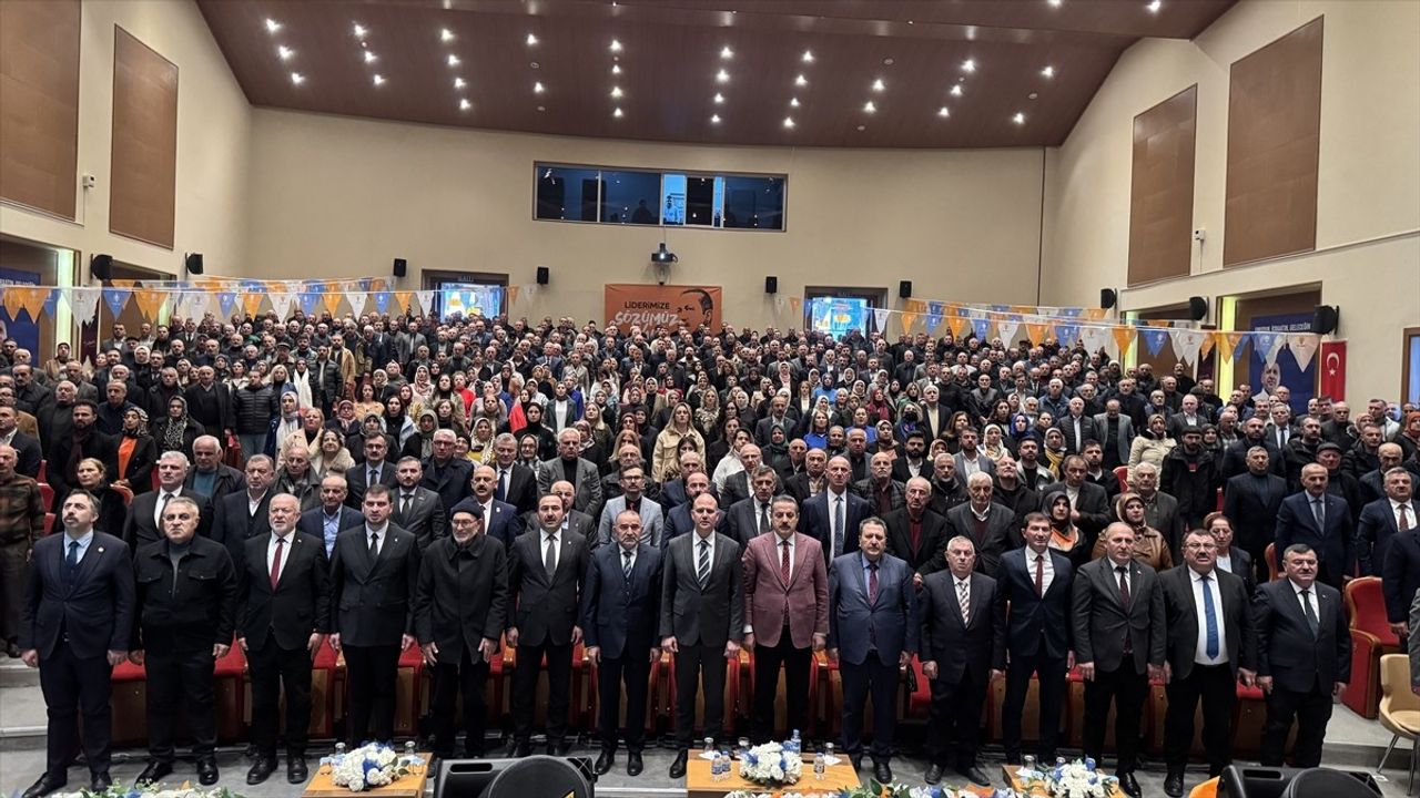 AK Parti Artvin İl Kongresi'nde Birlik Mesajları Verildi