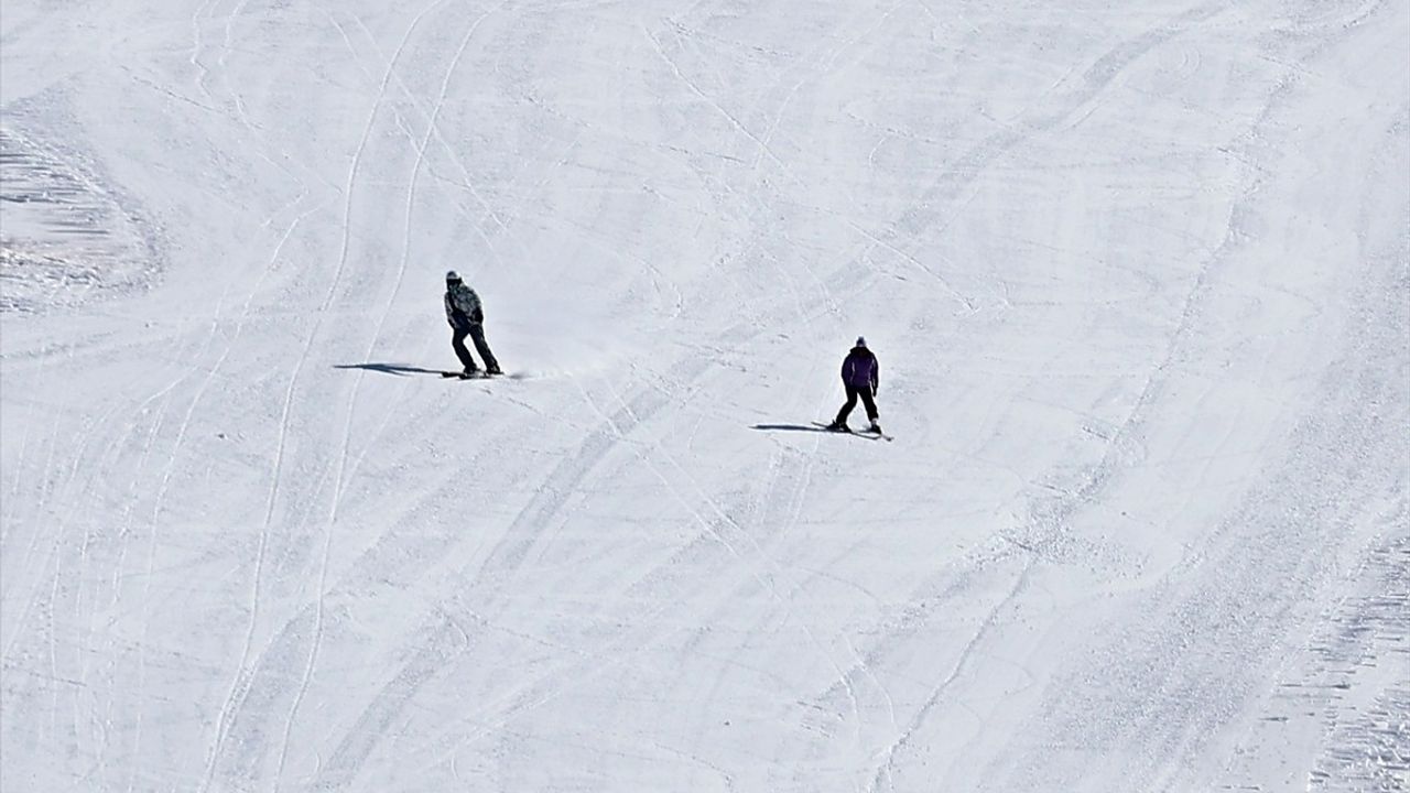 Akdağ Kayak Merkezi'nde Kış Keyfi