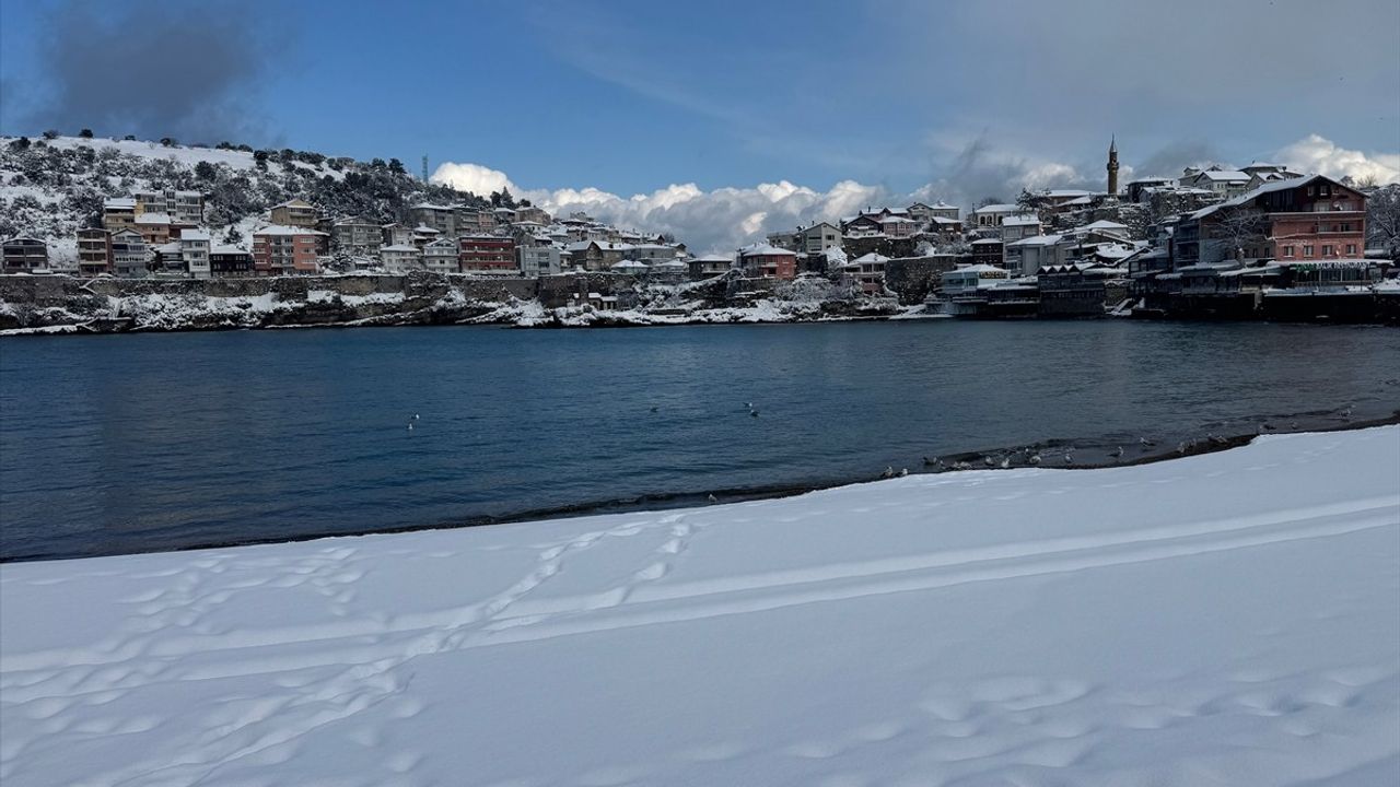 Amasra'da Kar Yağışı ile Oluşan Büyüleyici Manzaralar