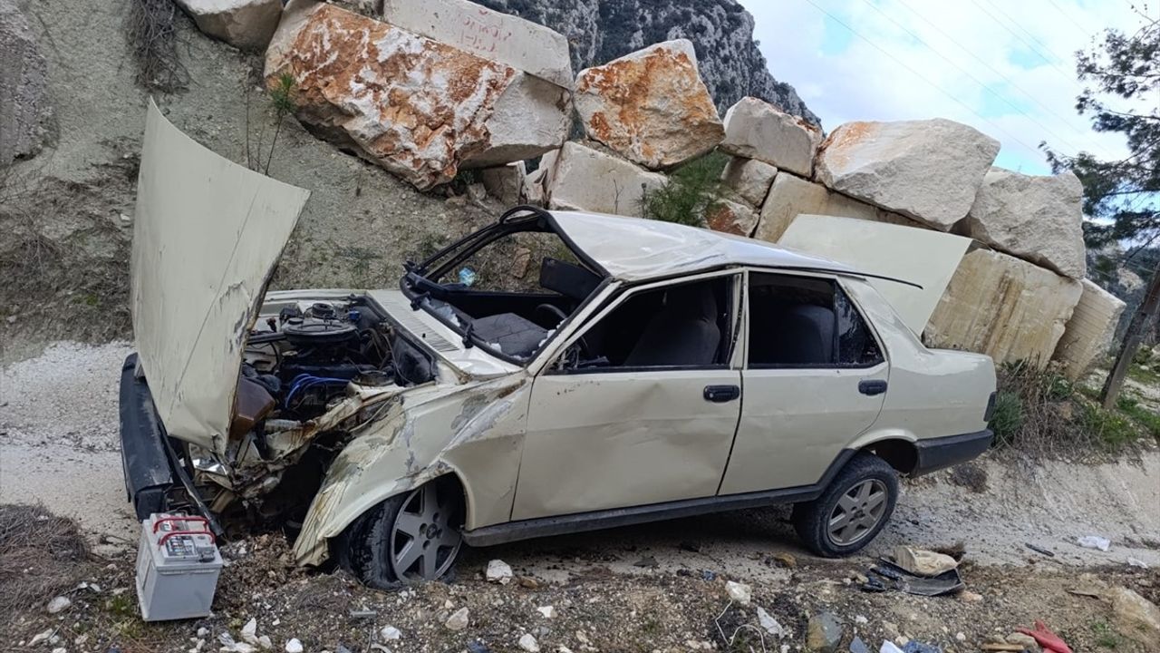 Antalya'da Trafik Kazası: 6 Yaralı
