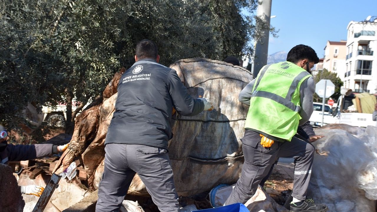 Antalya'da Yalnız Yaşayan Hasta İçin Yardım Seferberliği