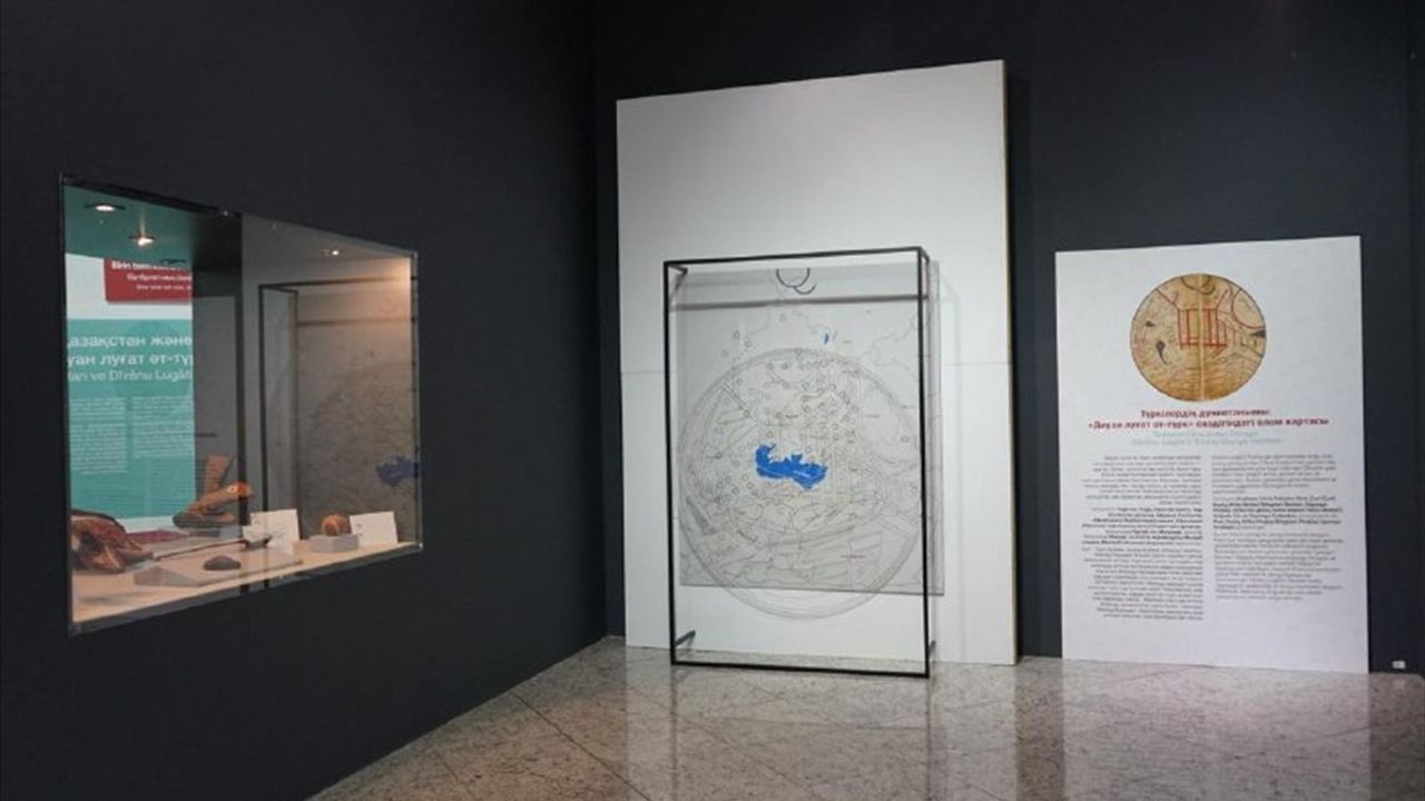 Astana'da 'Divanu Lugati't-Türk' Sergisi Açıldı