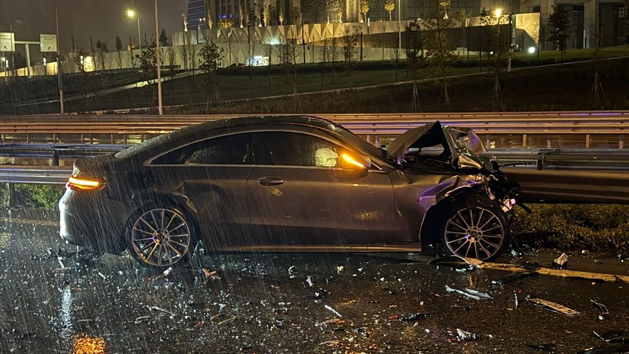 Ataşehir'de Zincirleme Trafik Kazası: 1 Ölü, 2 Yaralı