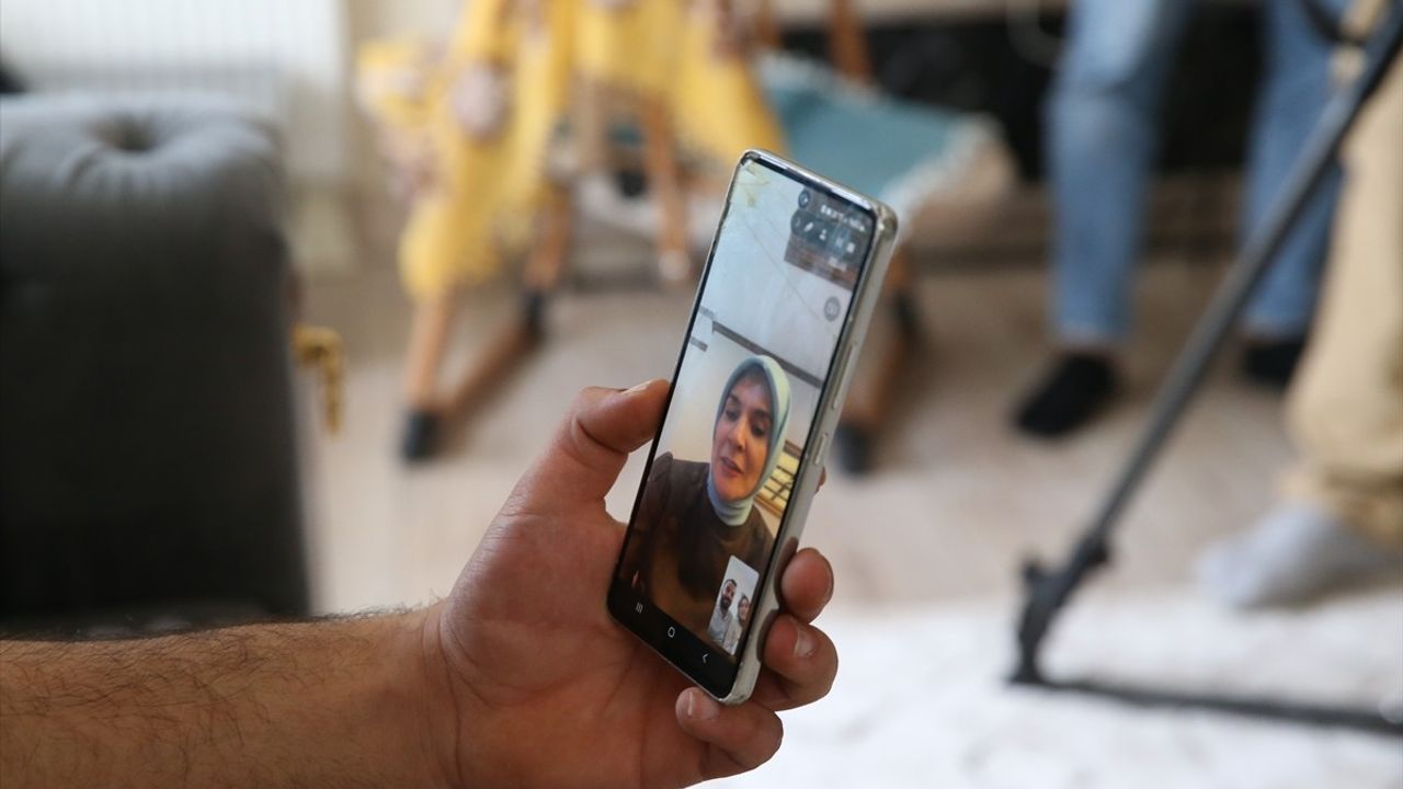 Bakan Göktaş, Depremzede Çiftin Yeni Yuva Kurmasında Destek Sağladı