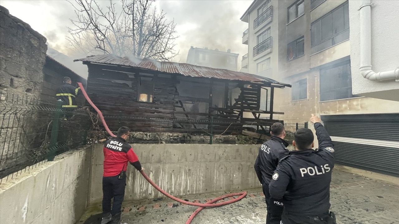 Bolu'da Yangın Paniği: Baraka, Ev ve Apartman Alevlere Teslim