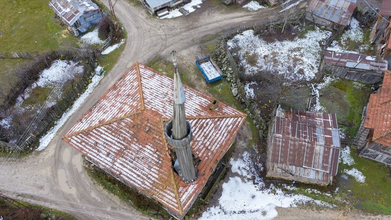 Bolu'daki Tarihi Cami Restore Ediliyor