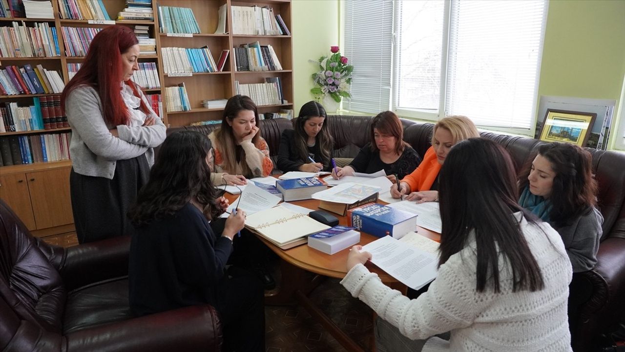 Bulgaristan'da Türkolojiye Adanmış Bir Yaşam: Doç. Dr. Şükrieva