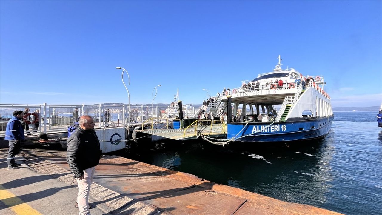 Çanakkale Boğazı'nda Feribot Arızası Hızla Çözüldü