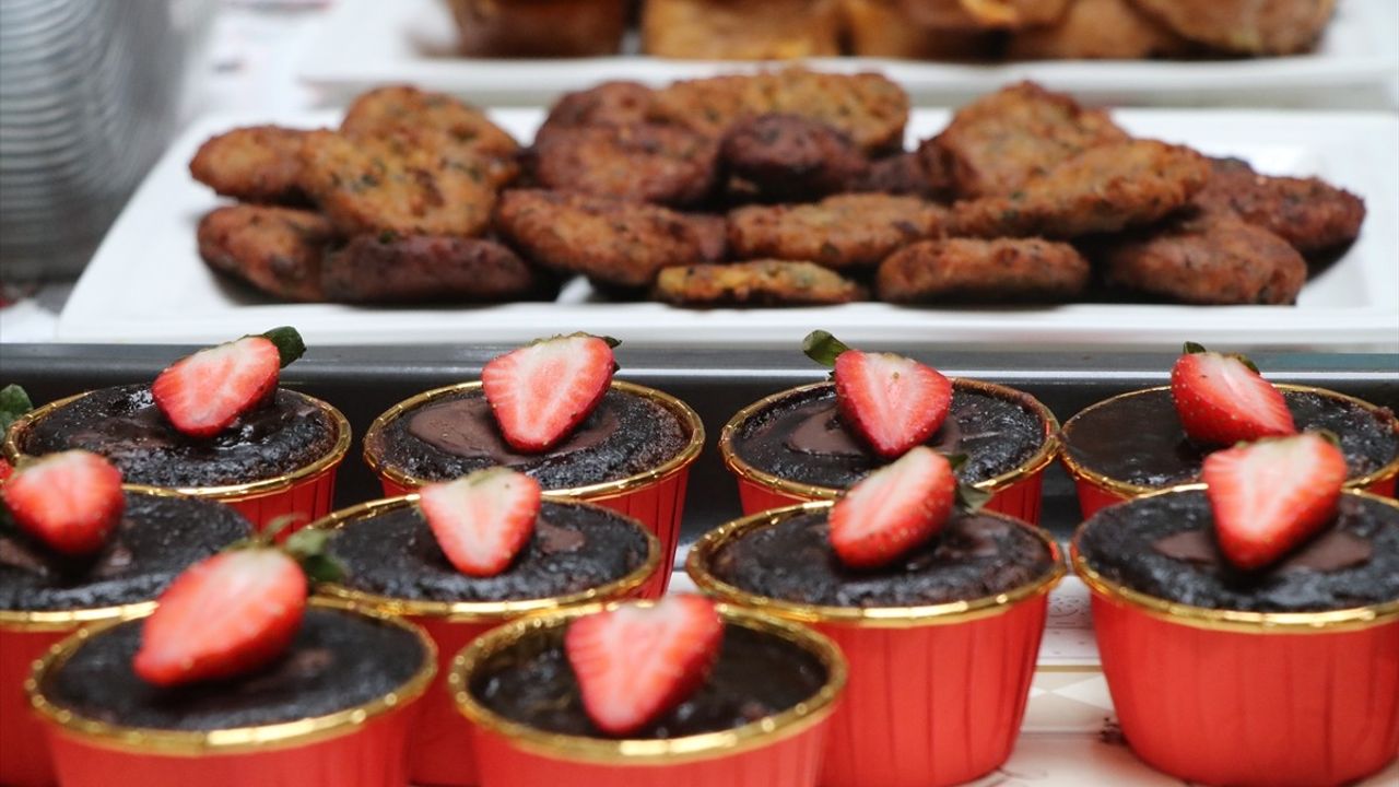 Çankırı'da Bayat Ekmeklerle Kermes Düzenlendi