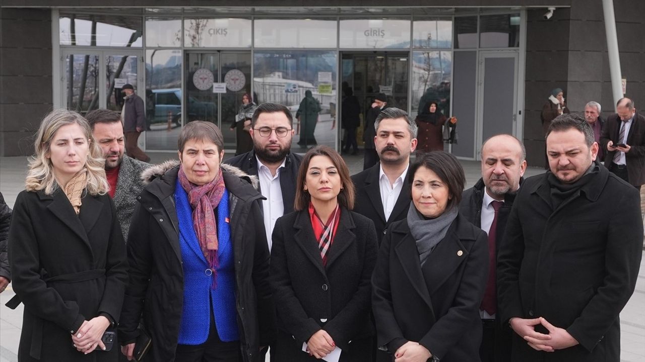 CHP Heyeti Sakıncalı İçeceklerden Etkilenenleri Ziyaret Etti